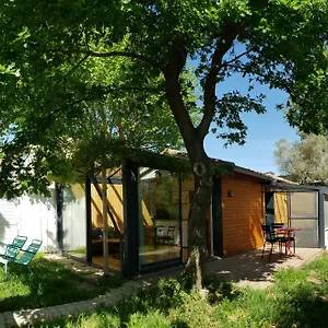 Le Mazet Des Amants, En Bois Avec Jacuzzi Privatif Avignon